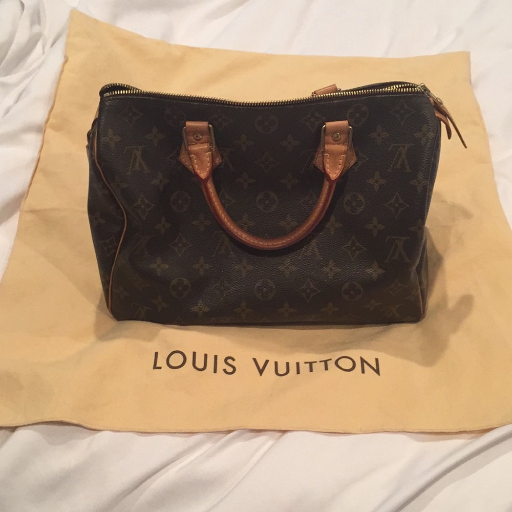 Louis Vuitton like NEW.